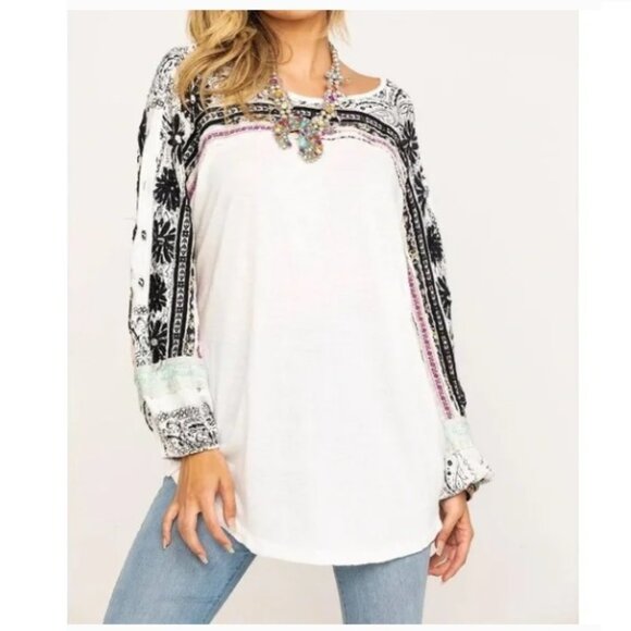 NWT FREE PEOPLE Tripoli Embroidered Balloon Sleeve Top White / BlackSmall